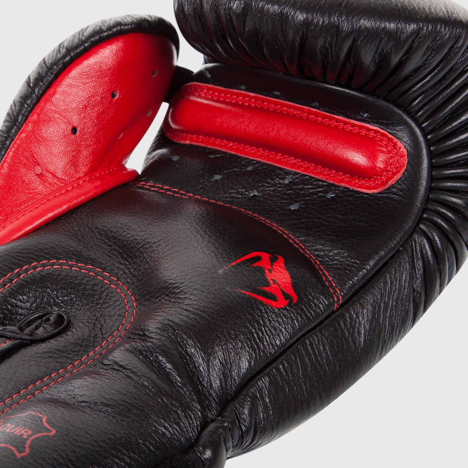 Venum Giant 3.0 ボクシンググローブ ブラック/ブラック12oz d8850b5059508c7574a4fd089c78bd