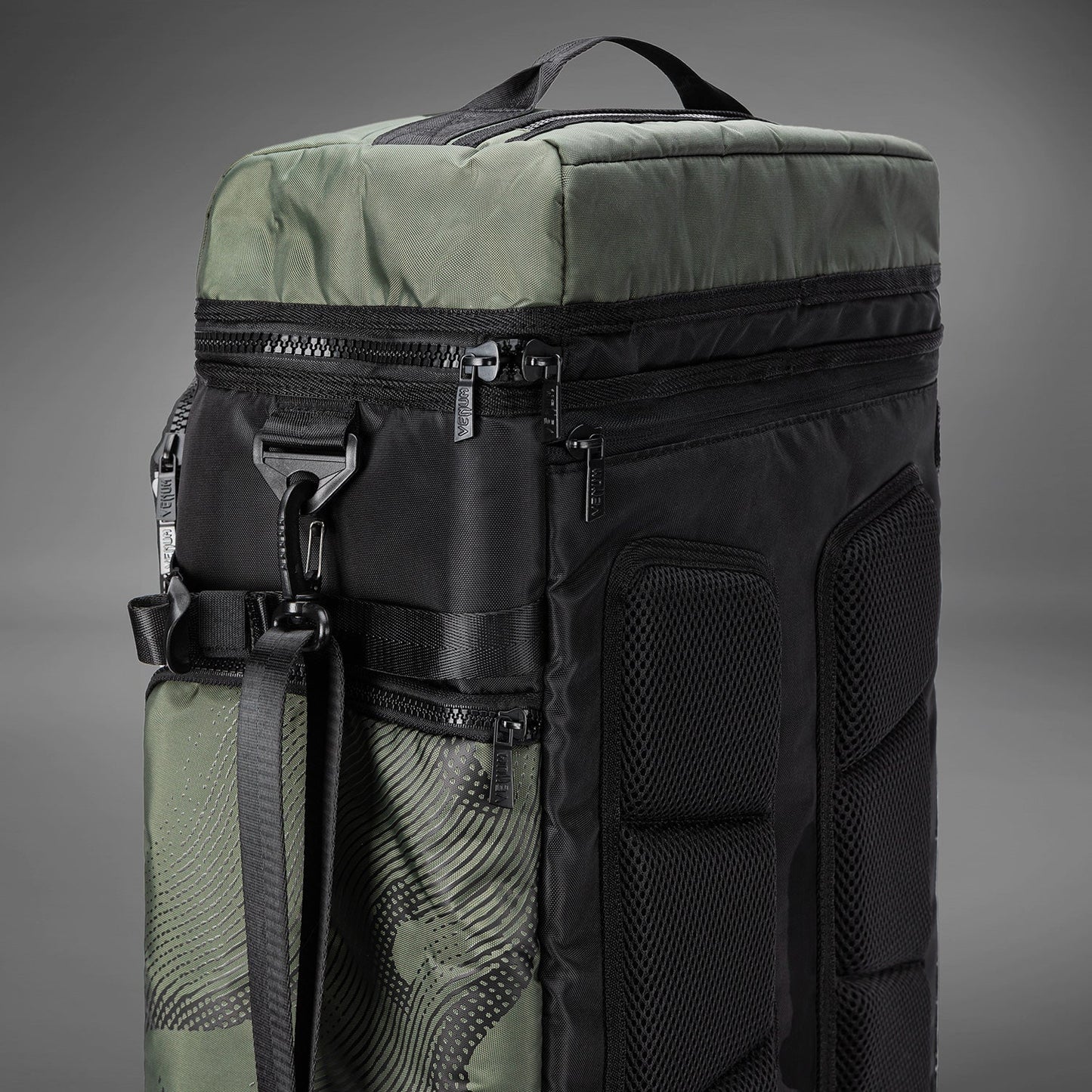 Venum Trainer Hybrid sports bag - Army Green
