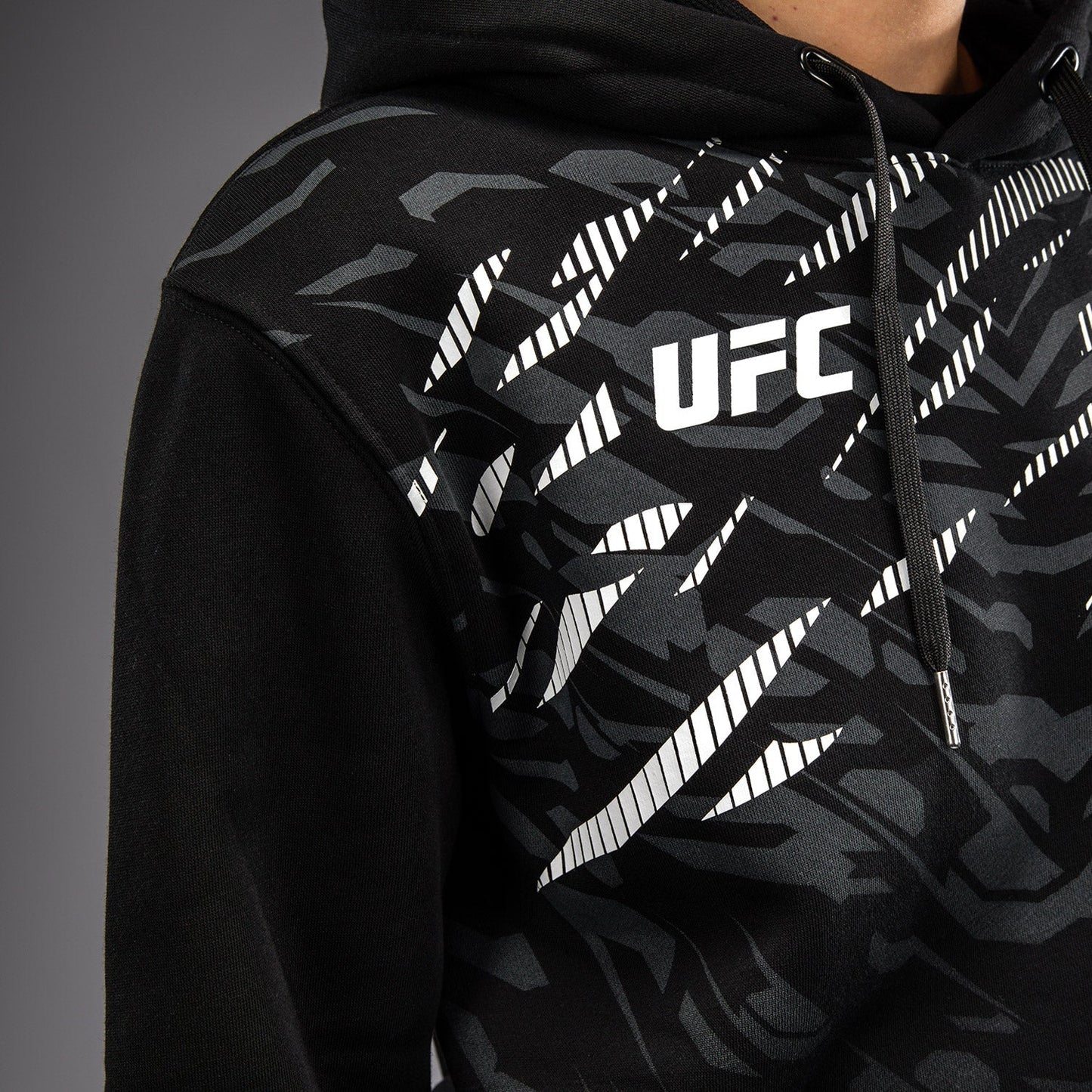 UFC Fusion by Venum Women’s Replica Pullover Hoodie - Black