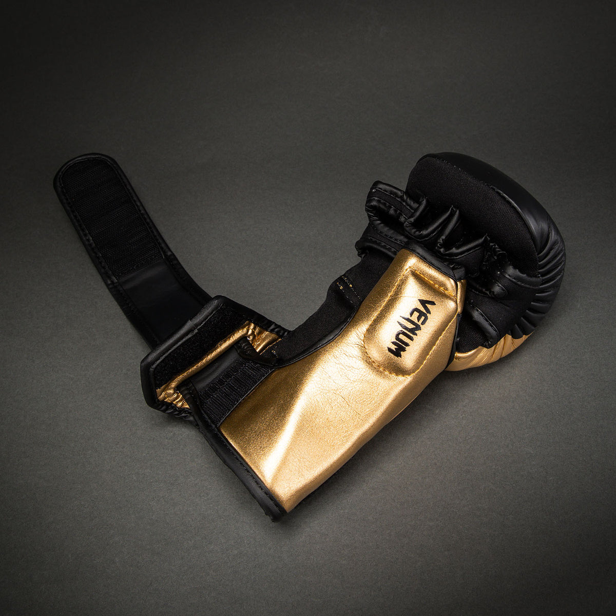 Venum Attack 2.0 Sparring Gloves Leather - Gold/Black