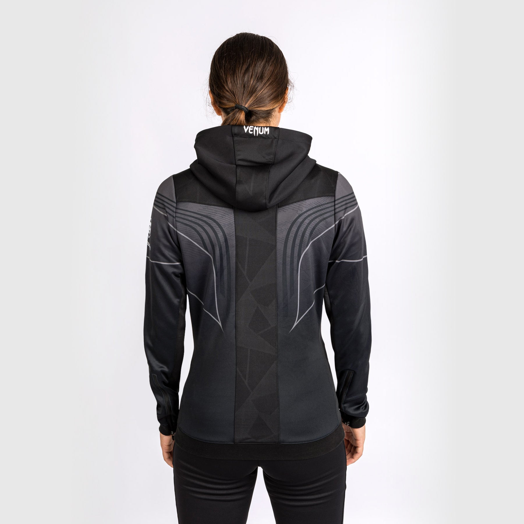 (取寄) ヴェヌム レディース UFC ファイト ナイト 2.0 レプリカ ブーディ VENUM women UFC Fight Night 2.0 Replica Hoodie Black UFC Venum Authentic Fight Night 2.0 Women's Walkout Hoodie
