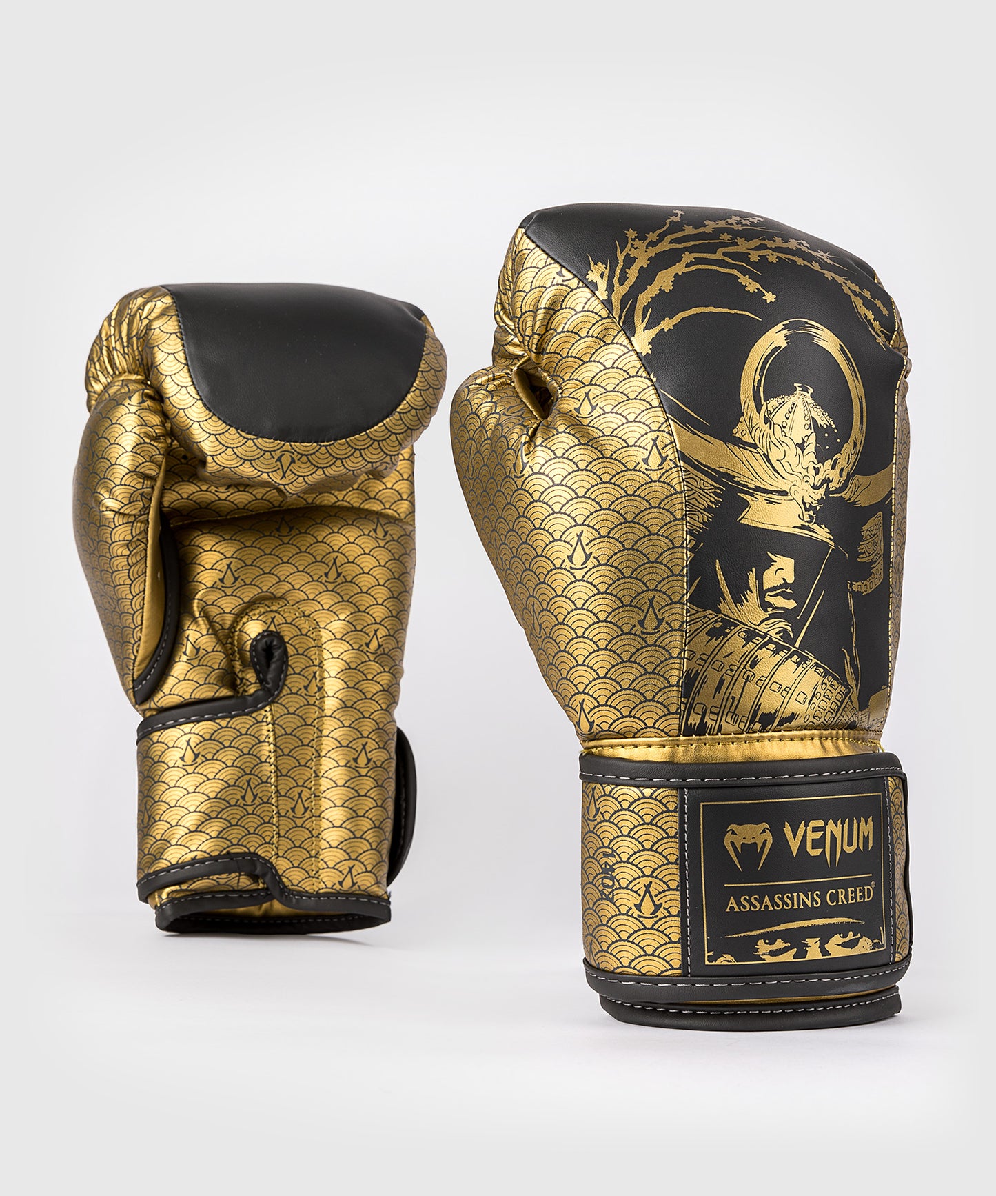 Venum x Assassin's Creed Shadows Boxing Gloves - Black/Gold