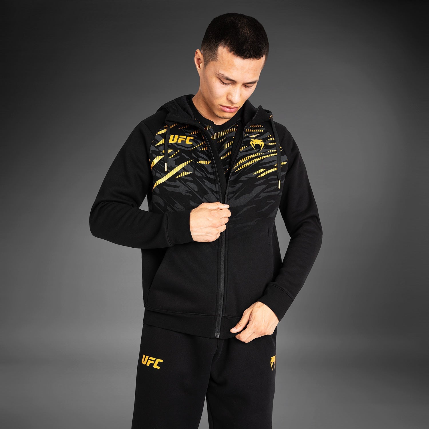 UFC Fusion by Venum Men's Replica Zip Hoodie Champion Venum