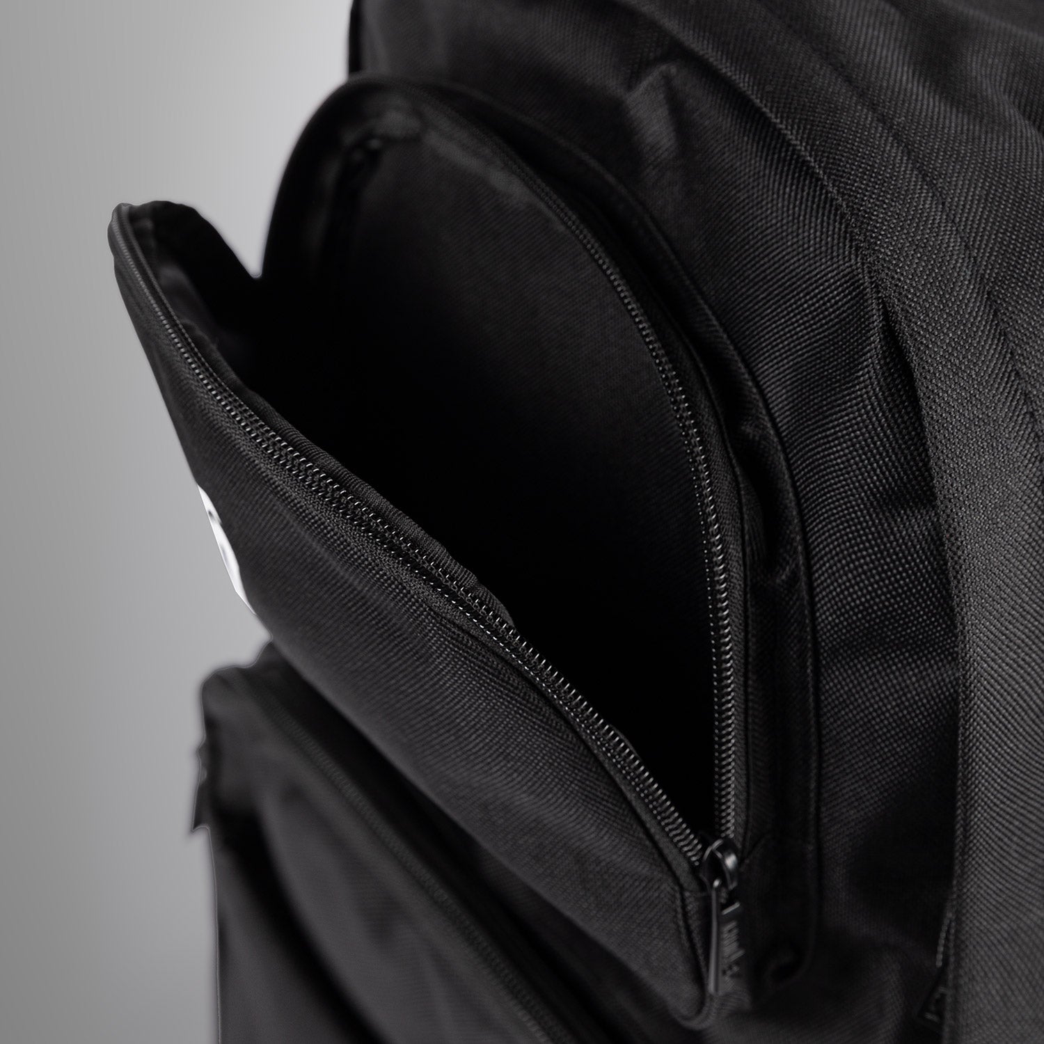 Venum Essential Backpack (20-25L) - Black - Venum