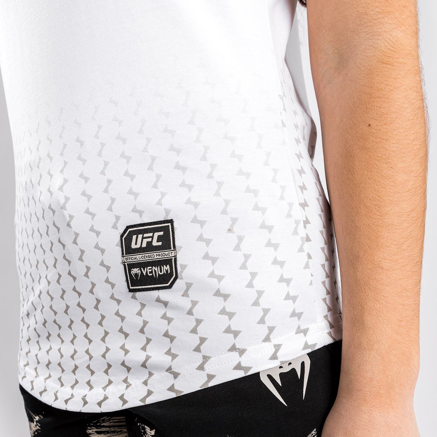UFC Venum Authentic Fight Week Women’s 2.0 Short Sleeve T-Shirt - White