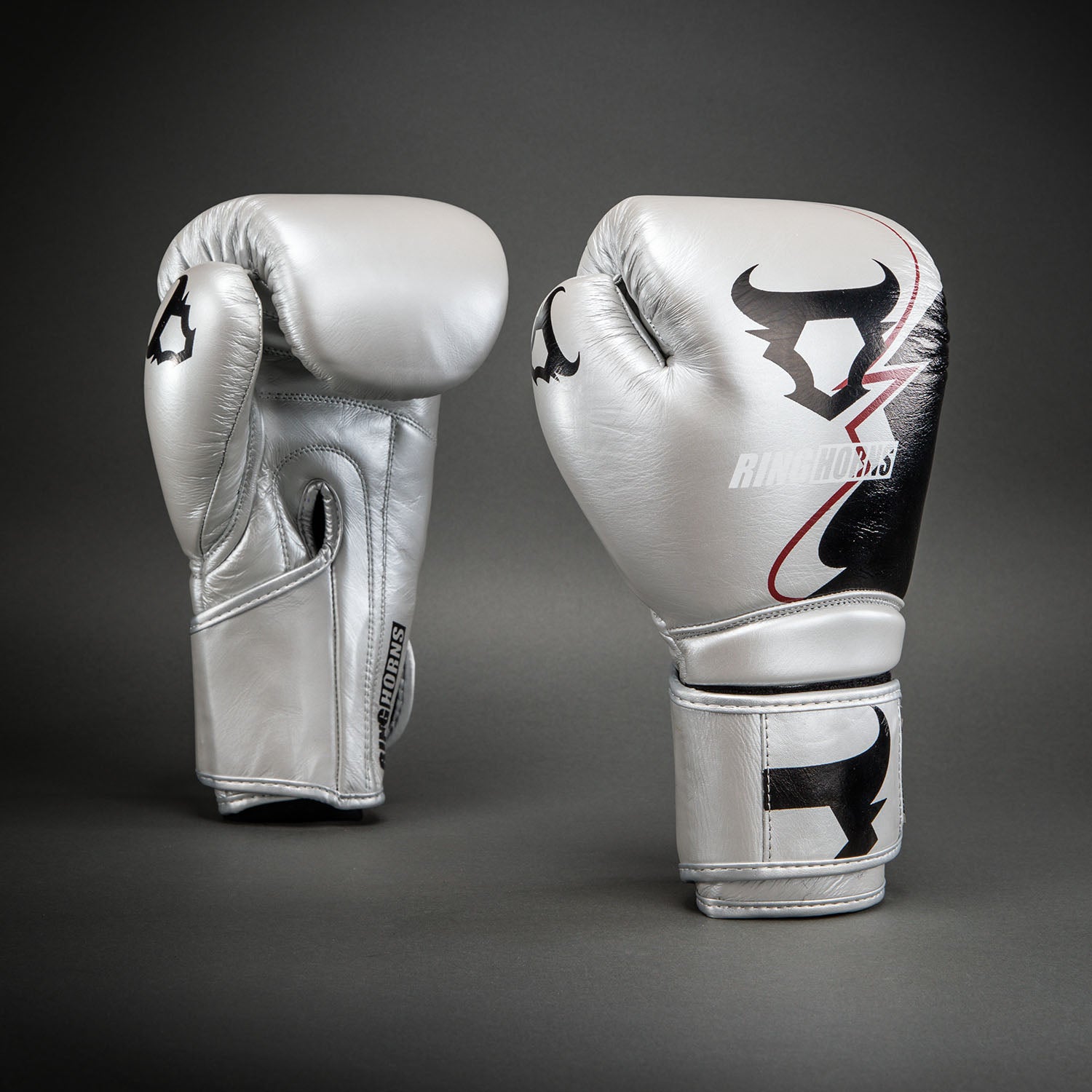 Venum Ringhorns Charger Boxing Gloves - Silver/Black - Venum