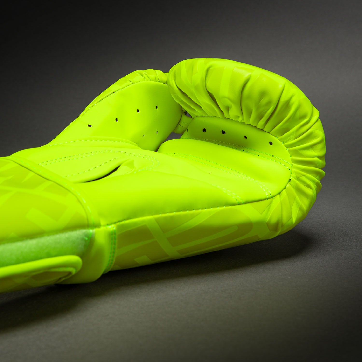 URBENIE購入　VENUM スポーツウェア セットアップ ネオンイエロー Venum Contender 1.5 XT 3D Boxing Gloves - Neon Yellow - Venum