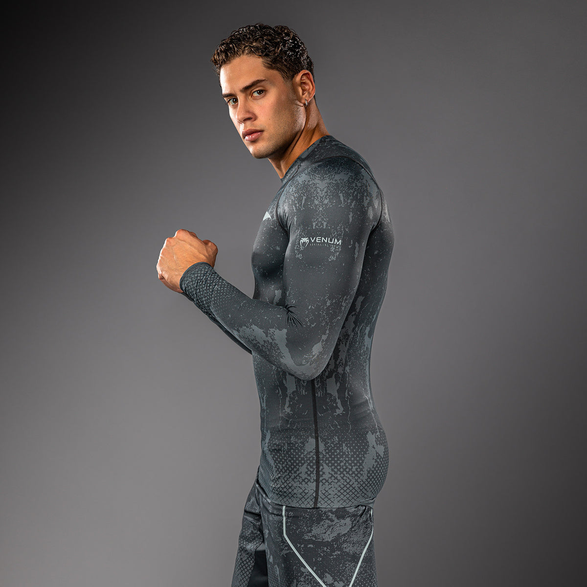 Venum x Batman Long Sleeve Rashguard - Black/Grey/Red