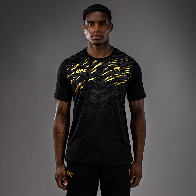 UFC ヘビ柄 ブラック Tシャツ UFC Fusion by Venum Men's Replica Short Sleeve T-Shirt - Champion