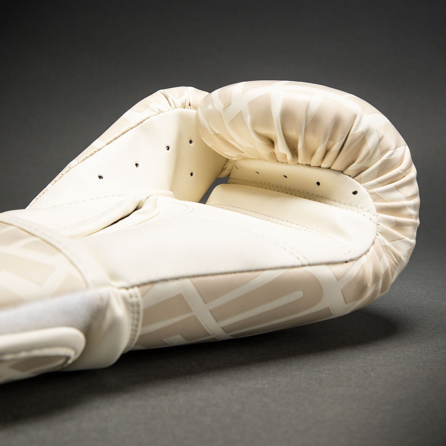 Venum Contender 1.5 XT 3D Boxing Gloves - Cream