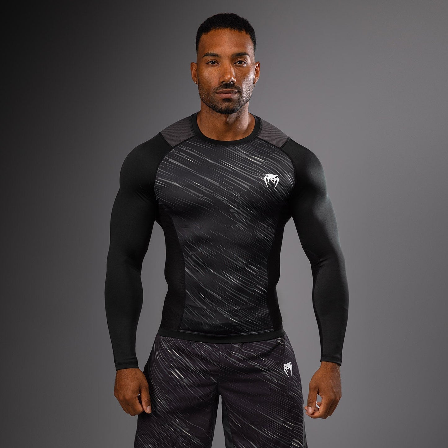 Venum Rapid Long Sleeve Rashguard - Black/Storm Grey