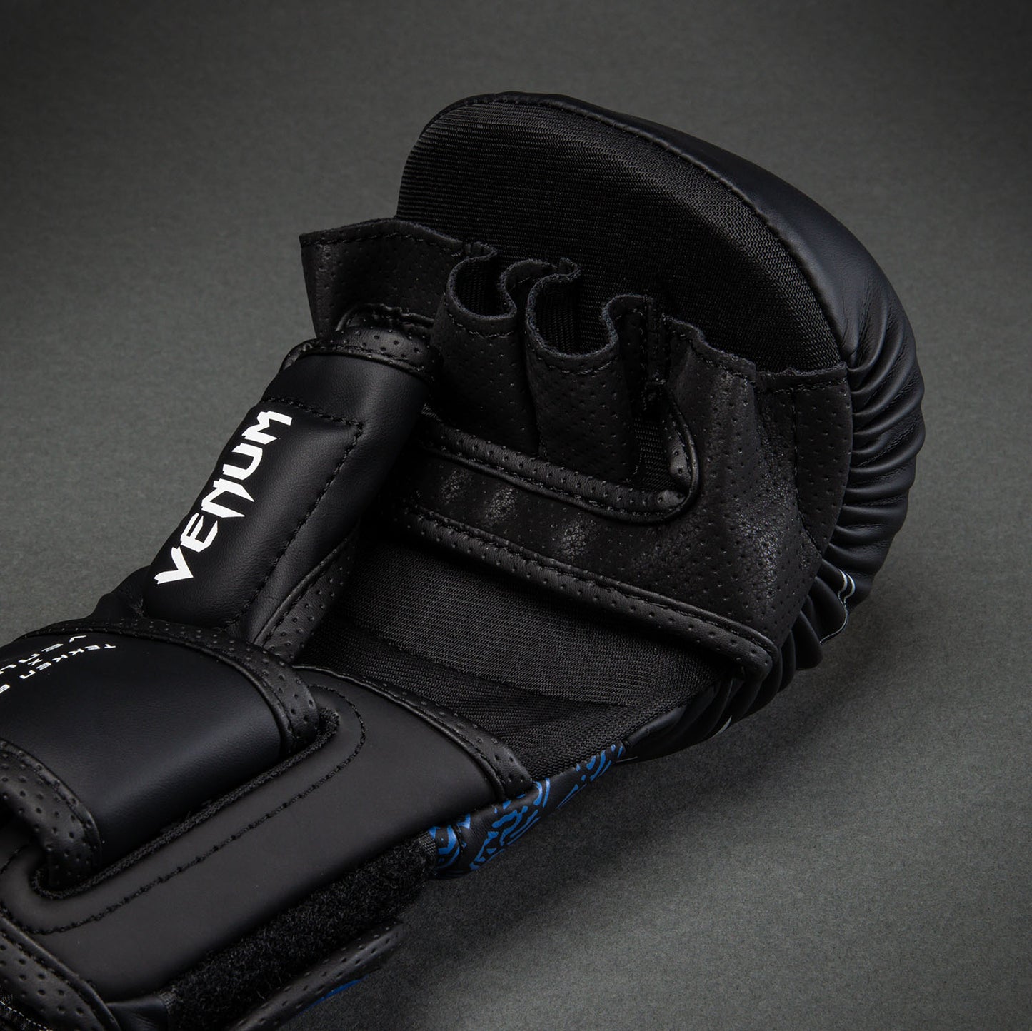 Venum x TEKKEN 8 Sparring Gloves - King - Black/Yellow