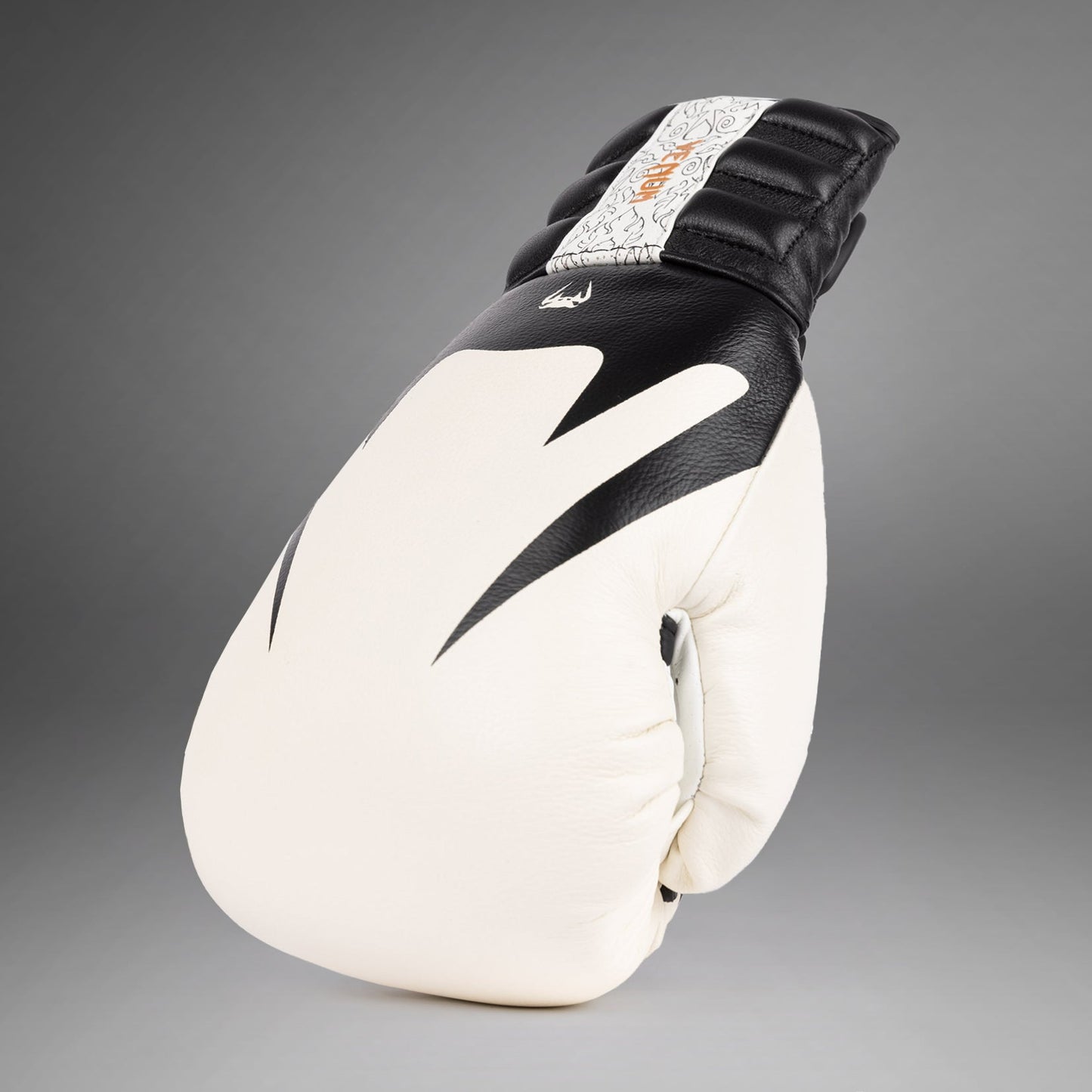 Venum Reverso Boxing Gloves - Snow White / Black