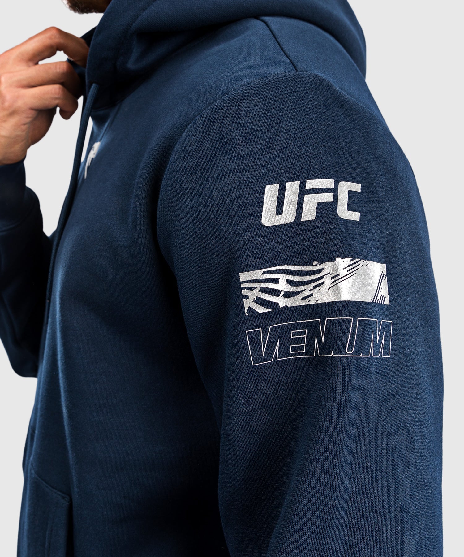 【UFC】 Essential Relax Fit Hoodie navy ★正規品 ★追跡可 UFC】 Essential Relax Fit Hoodie navy ☆正規品 ☆追跡可
