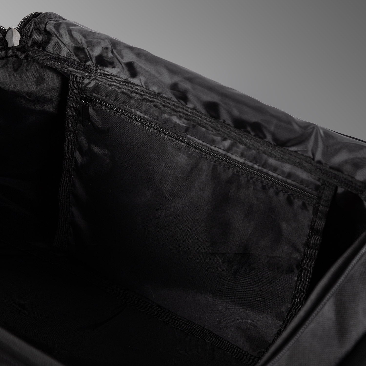 Venum Essential Sports Bag (61L) - Black - Venum