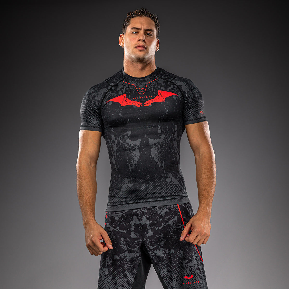 Venum x Batman Short Sleeve Rashguard - Black/Grey/Red