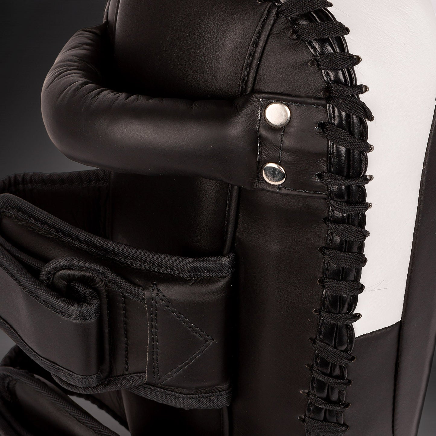 Venum Kick Boxing 2.0 Micro Fiber Paos - Black/White