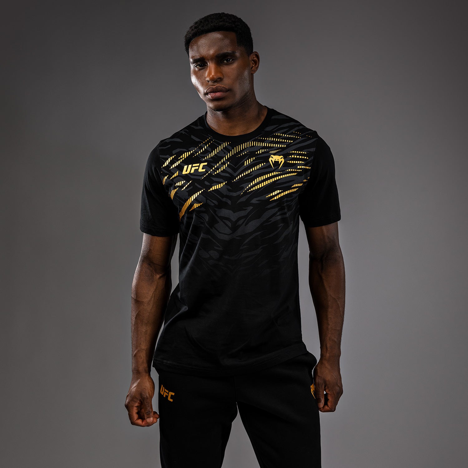 UFC venum champion Tシャツ UFC Fusion by Venum Men's Replica Short Sleeve T-Shirt