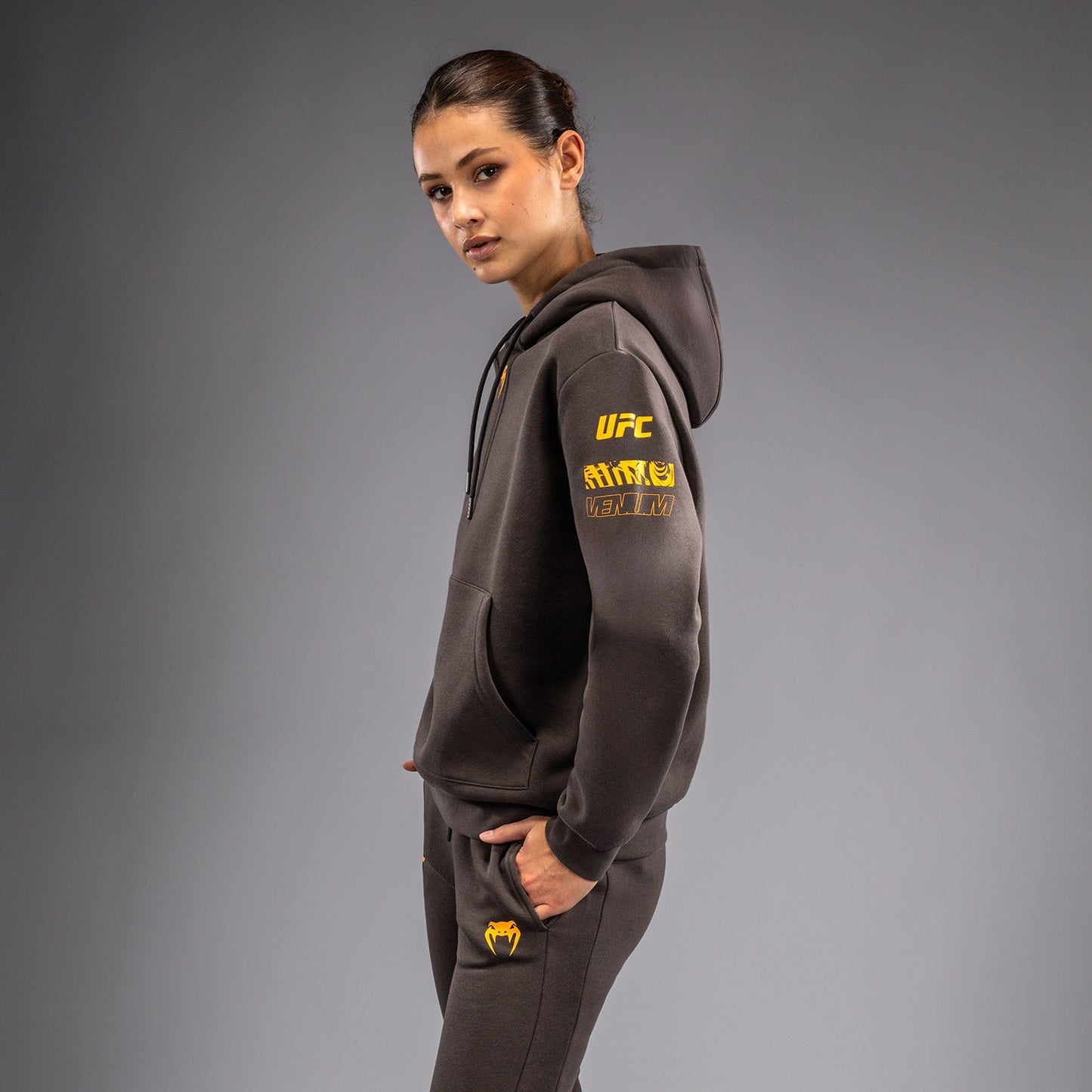 UFC Fusion by Venum Fight Week Women’s Pullover Hoodie - Solid Earthen Brown