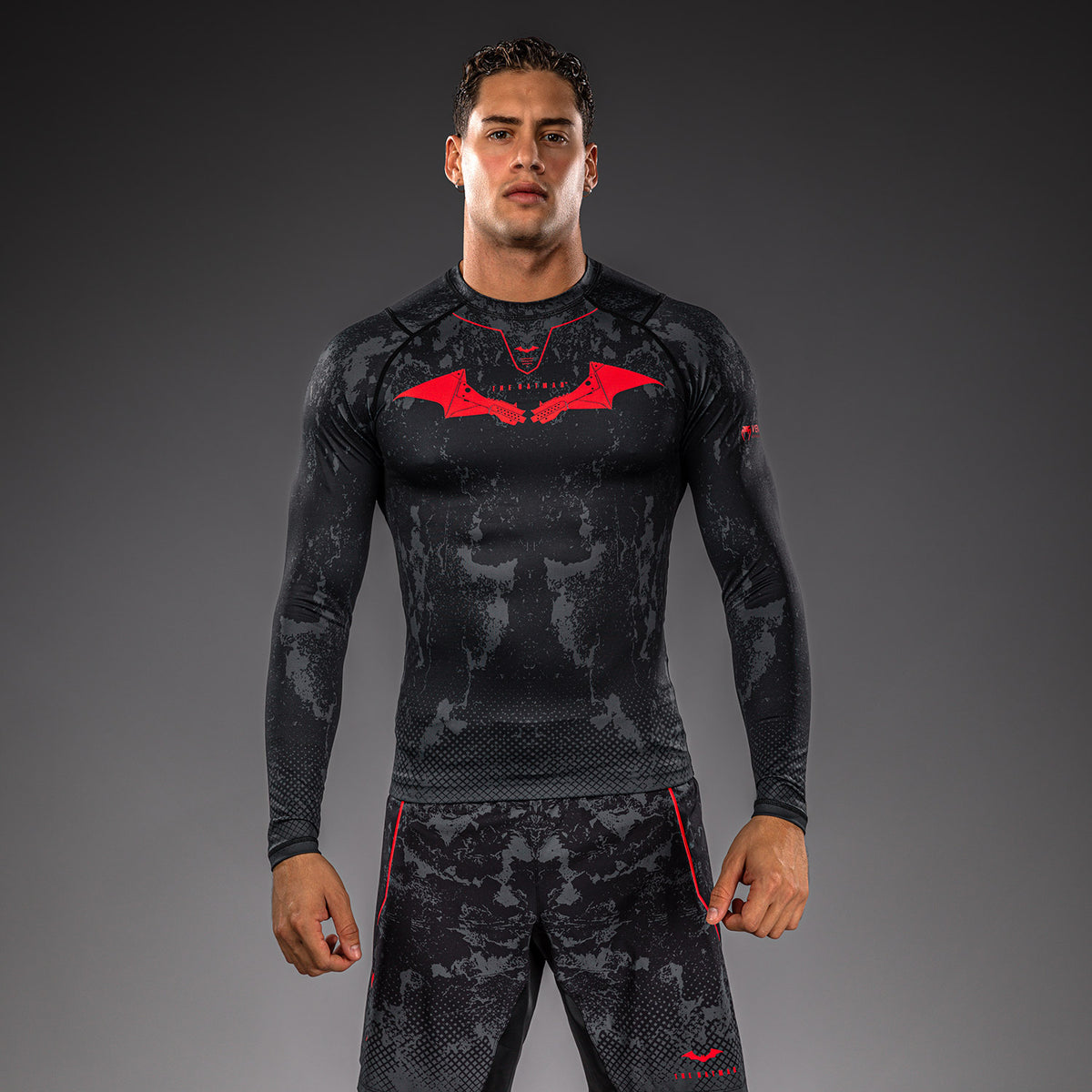Venum x Batman Long Sleeve Rashguard - Black/Grey/Red