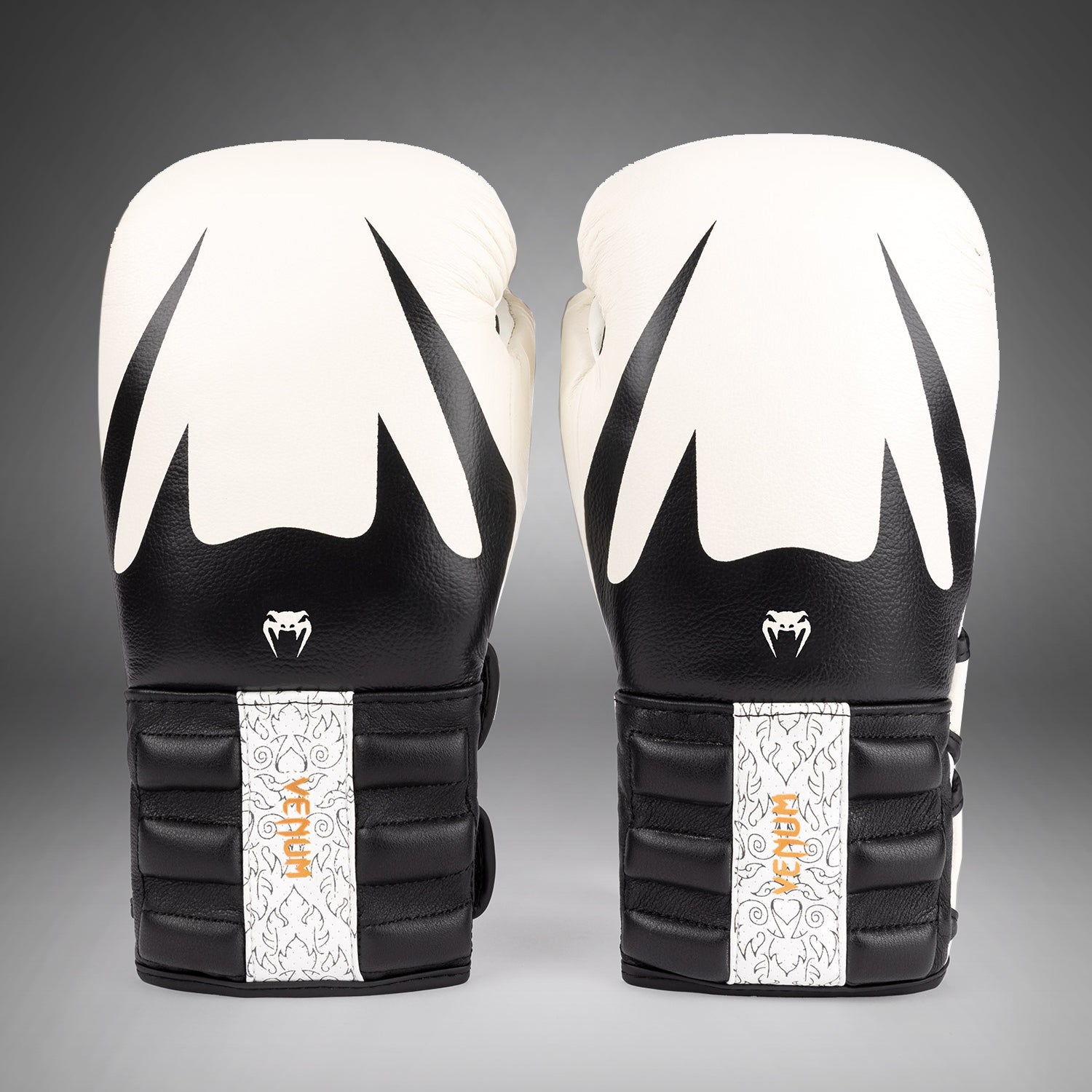 Venum Reverso Boxing Gloves - Snow White / Black - Venum