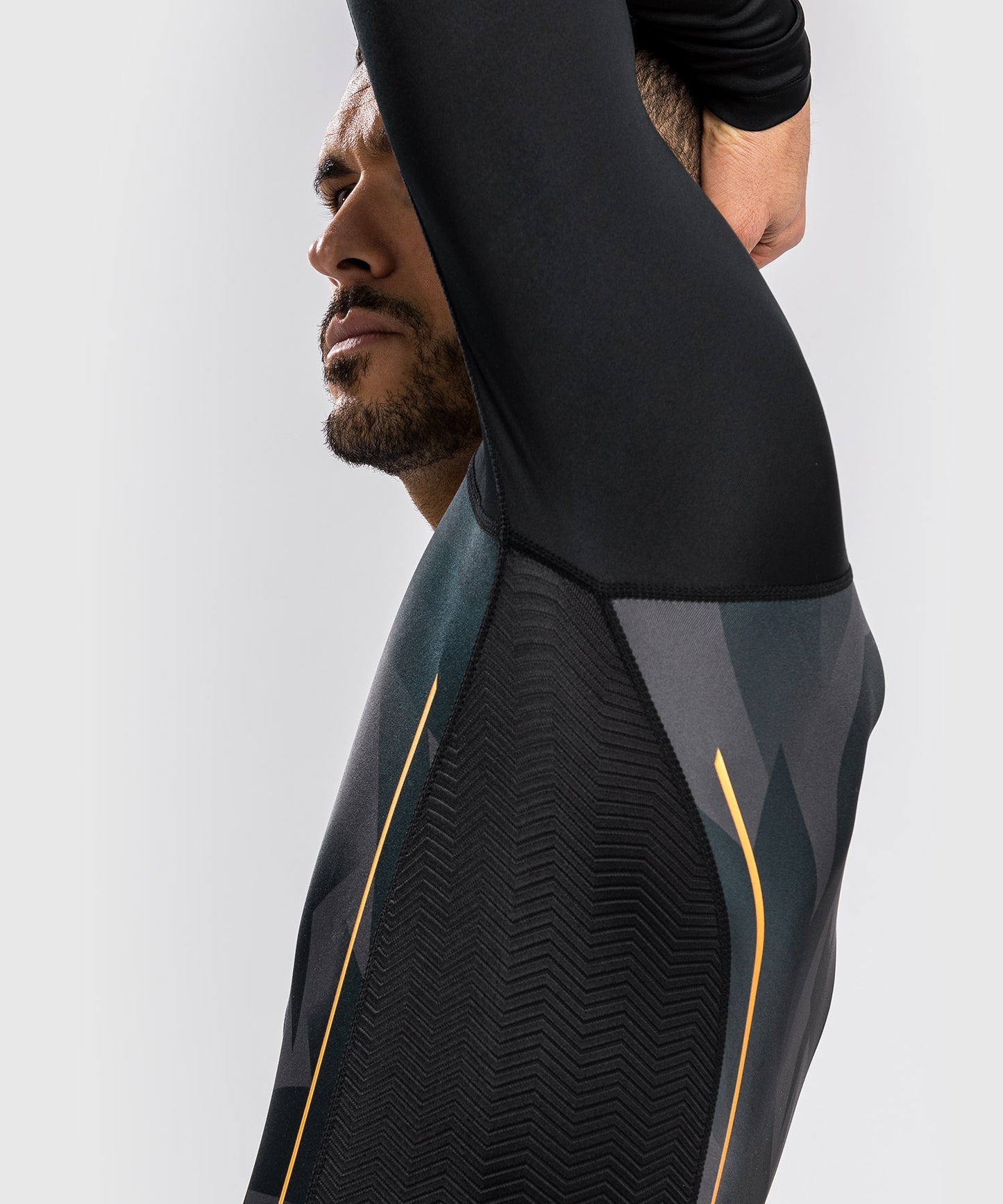 Venum Razor Rashguard Long Sleeves - Black/Gold