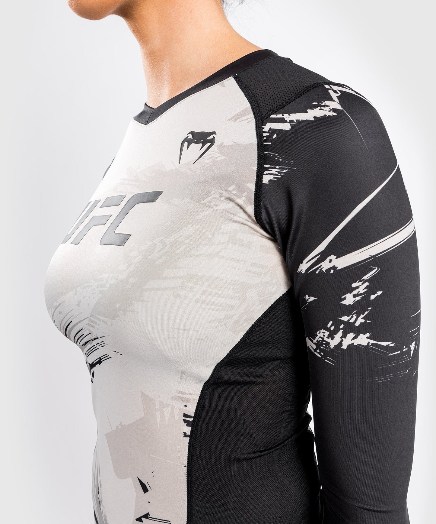 UFC Venum Authentic Fight Week Women’s 2.0 Performance Long Sleeve Rash Guard - Sand/Black