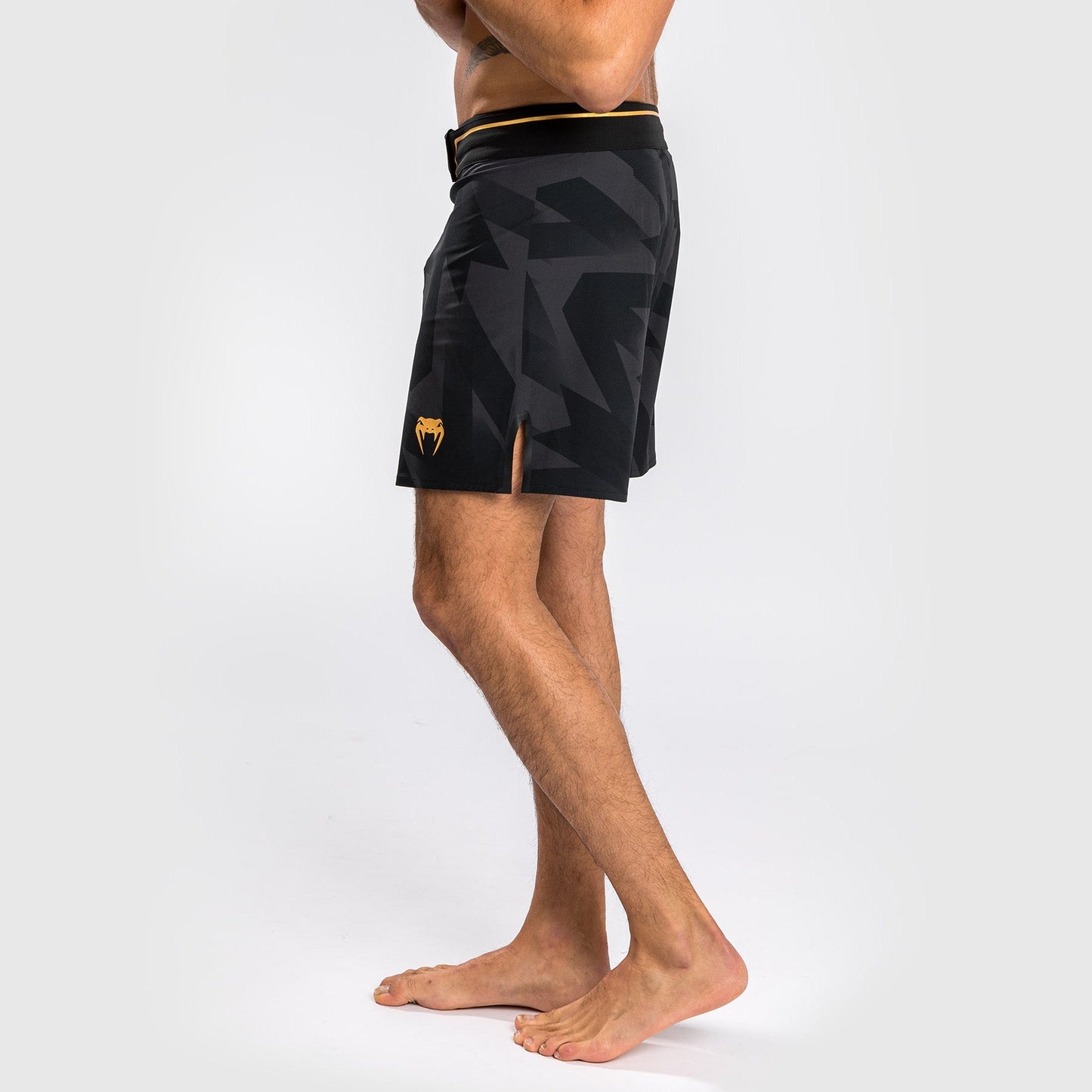 Venum Razor Fightshorts - Black/Gold
