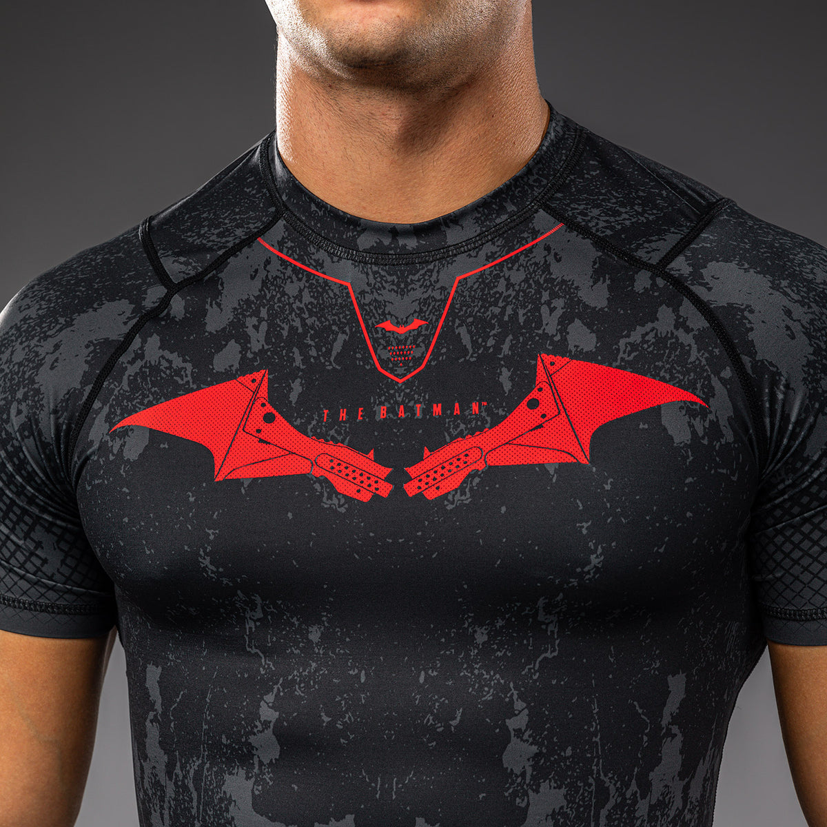 Venum x Batman Short Sleeve Rashguard - Black/Grey/Red