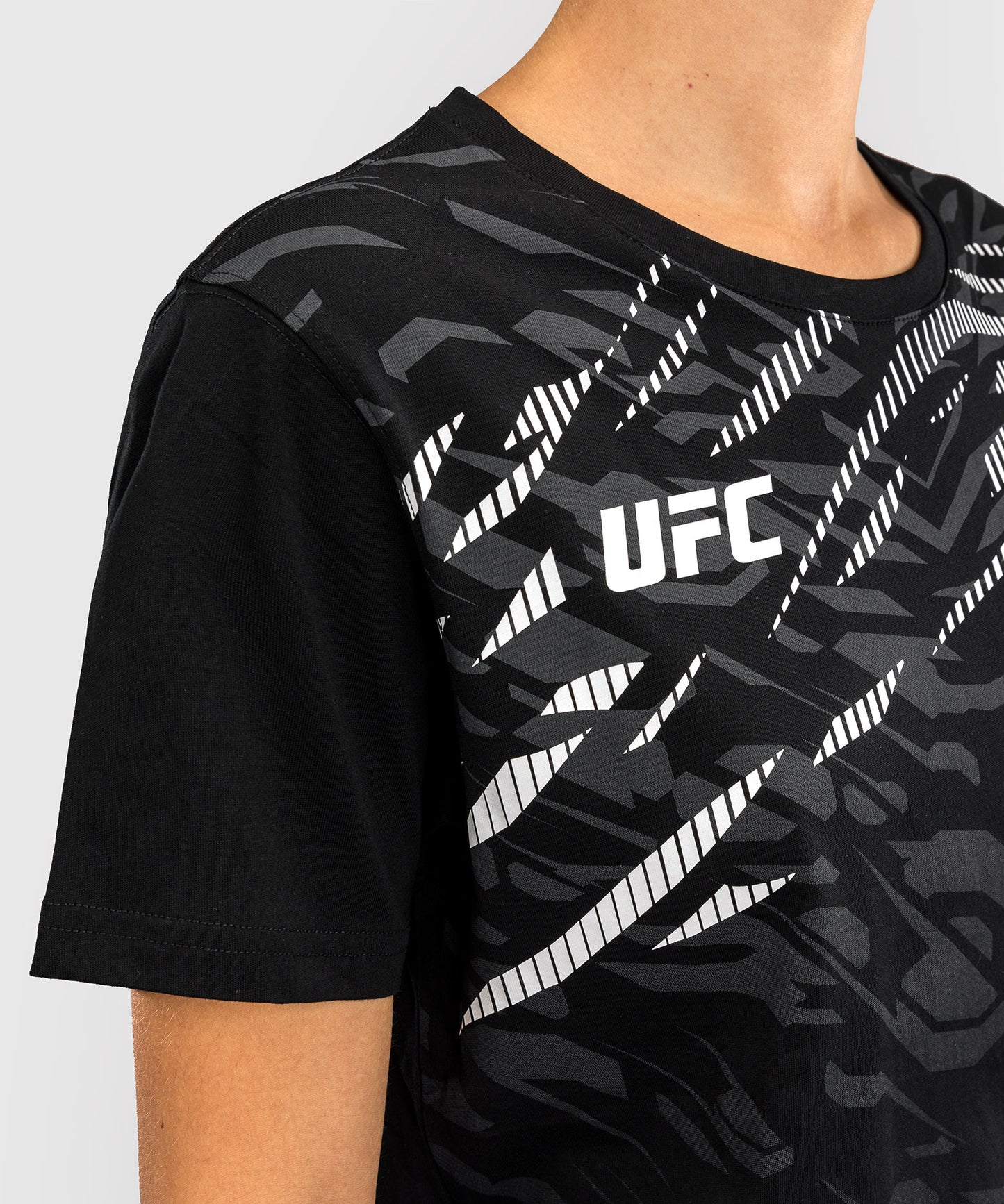 UFC Fusion by Venum Replica Women’s Short Sleeve T-Shirt - Black