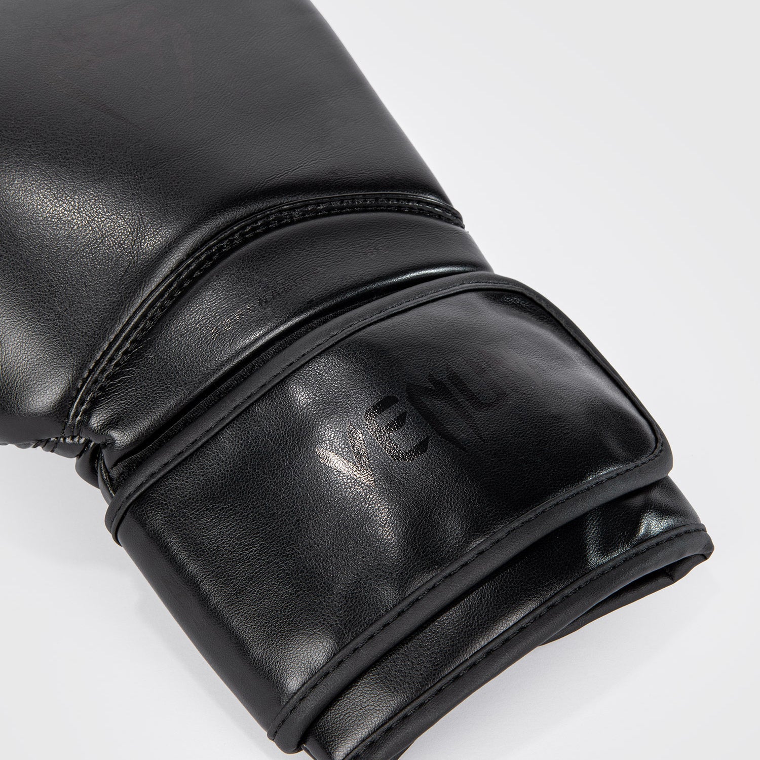 Venum Contender 1.5 Boxing Gloves - Black/Black - Venum