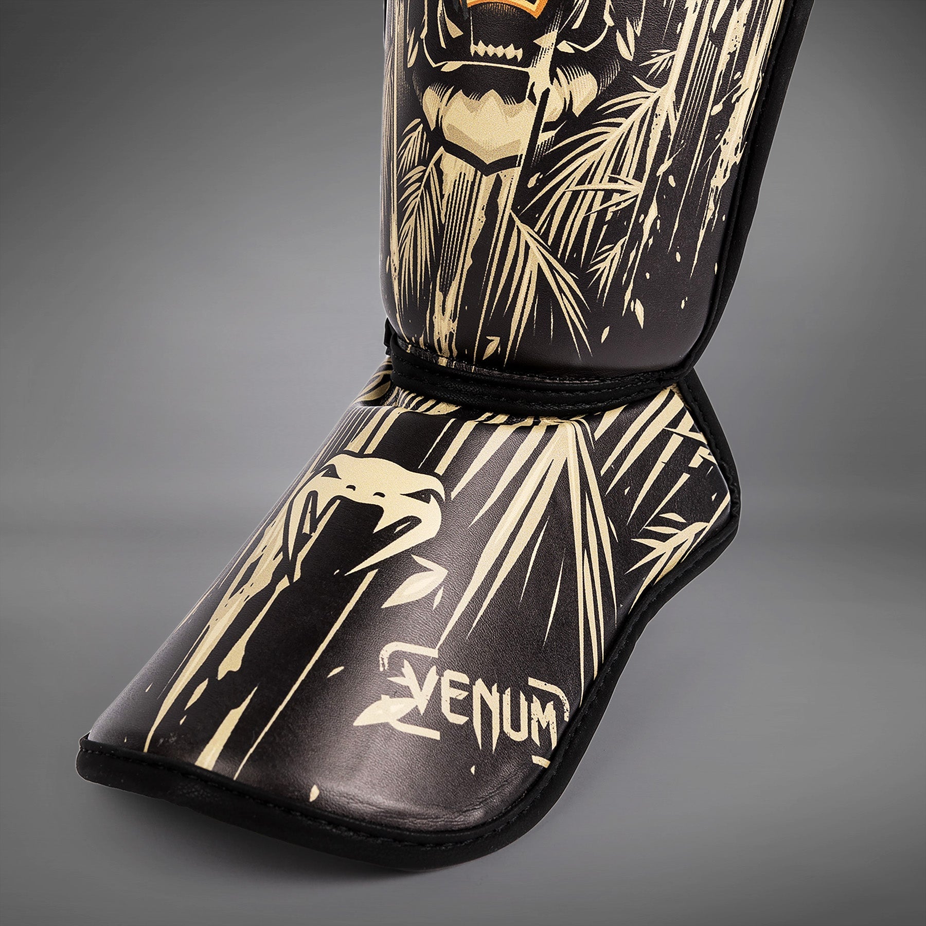 Venum Tiger Kids Shin Guards - Black/Neon Orang - Venum