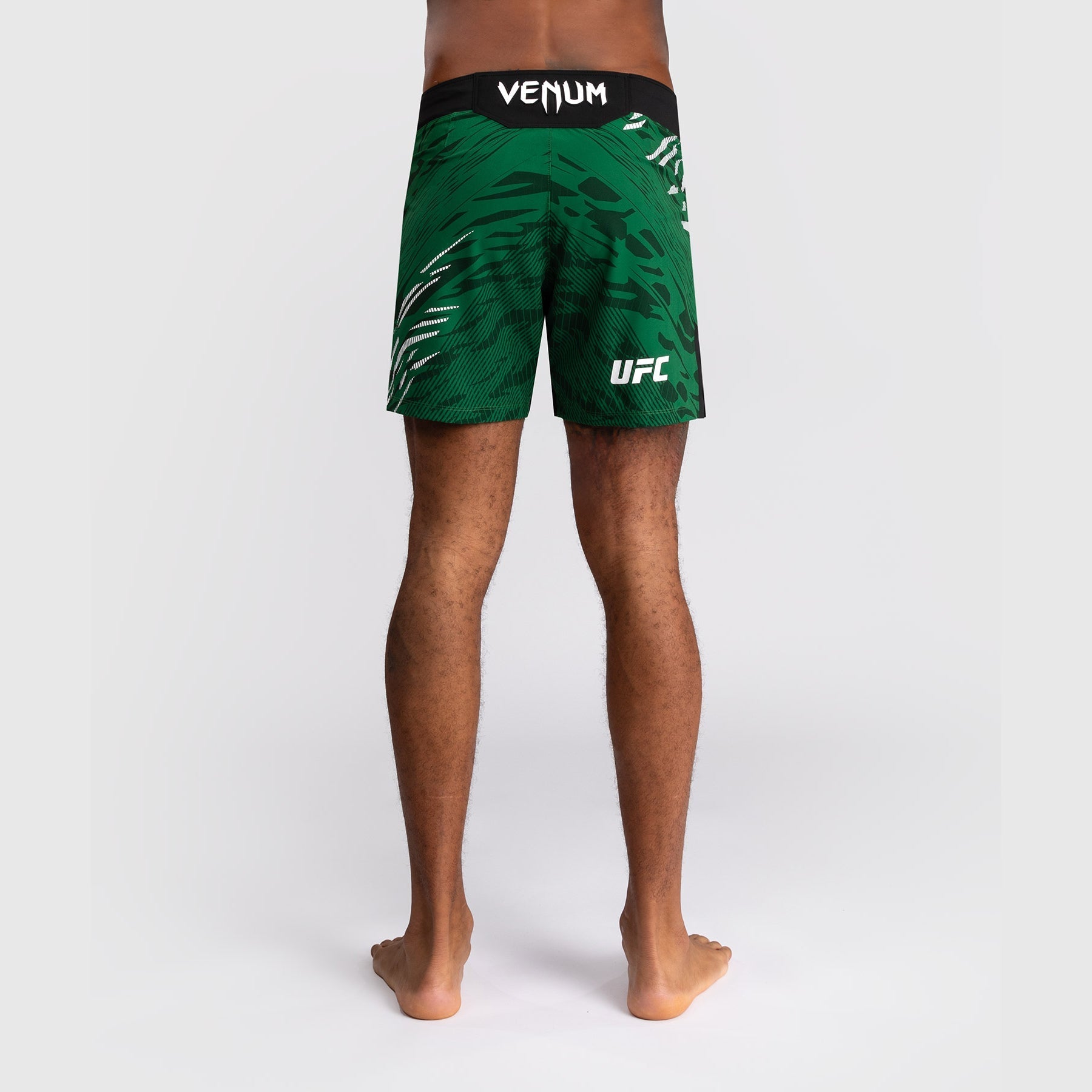 UFC Venum グリーンショーツ Sサイズ（US） ab9c84ca43e18681ba909b554626b2