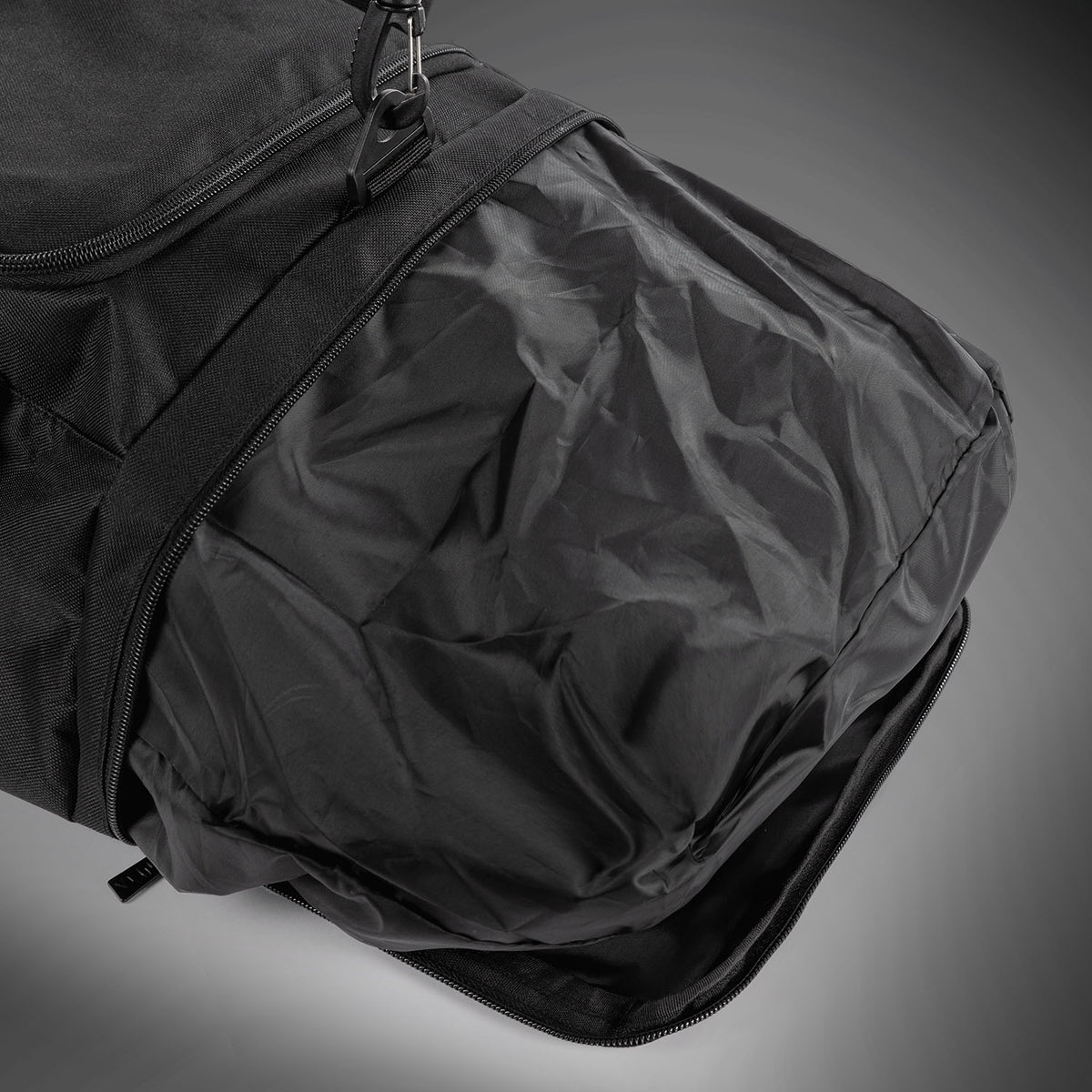 Venum Essential Sports Bag (26L) - Black