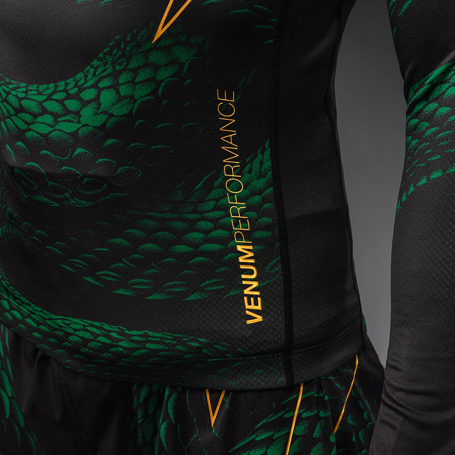 Venum Matupa Long Sleeve Rashguard - Black/Green/Gold