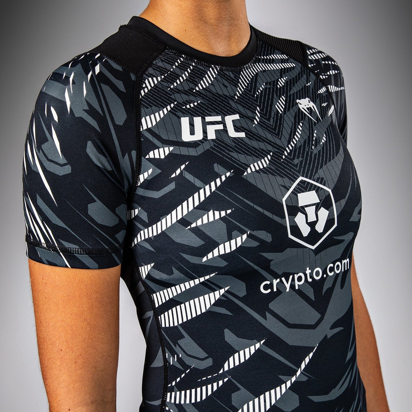 UFC Fusion by Venum Authentic Fight Night Women’s Performance Short Sleeve Rashguard - Black