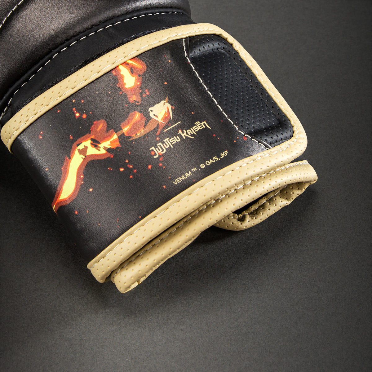 Jujutsu Kaisen x Venum Sukuna Impact Evo Boxing Gloves - Black/Beige