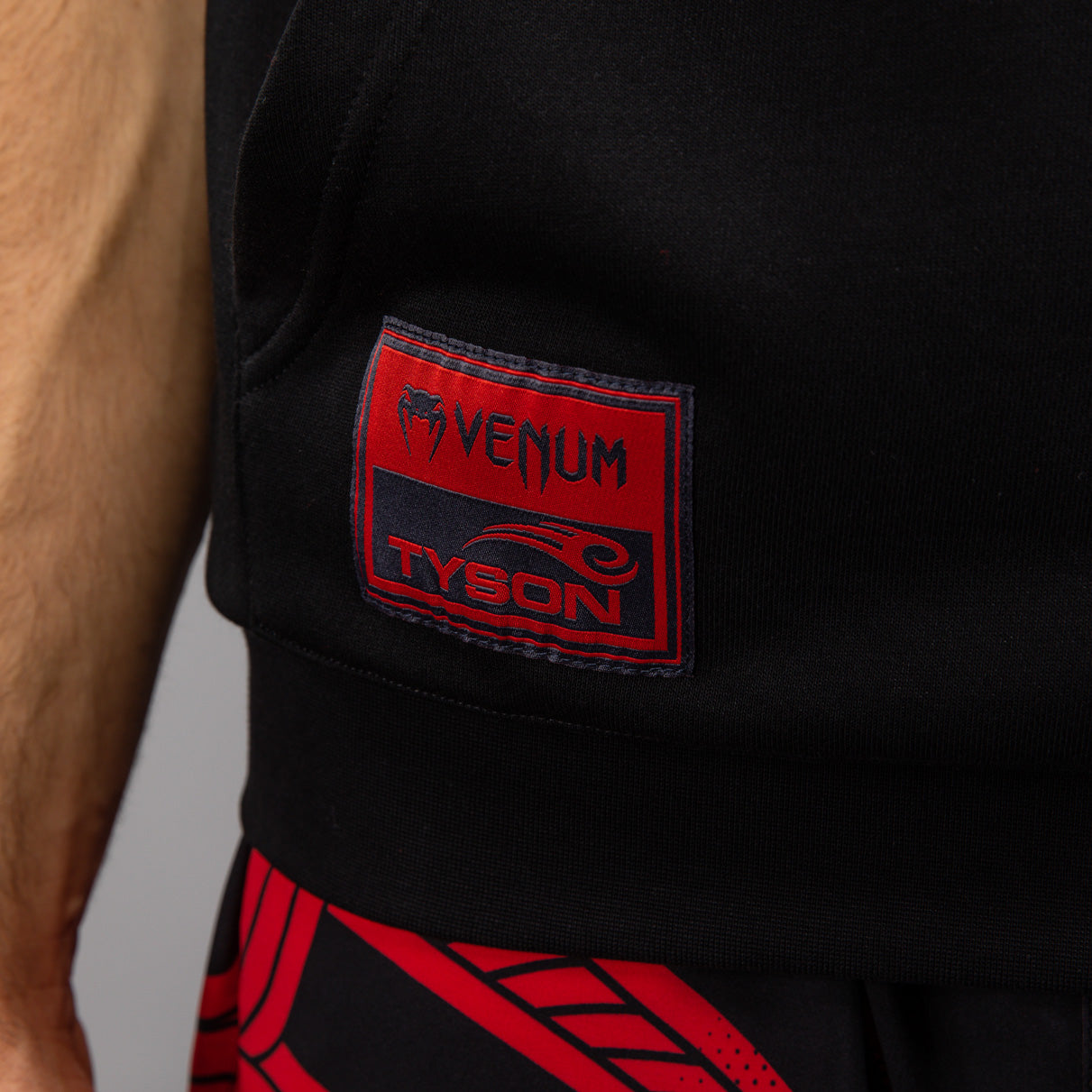 Venum x Mike Tyson Tiger Sleeveless Hoodie - Deep Black/Intense Red