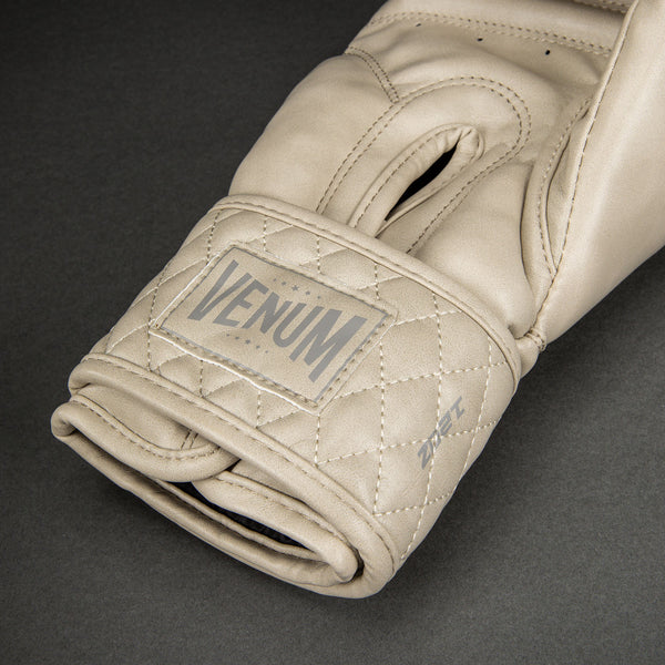 Venum Impact Classic boxing gloves view 4