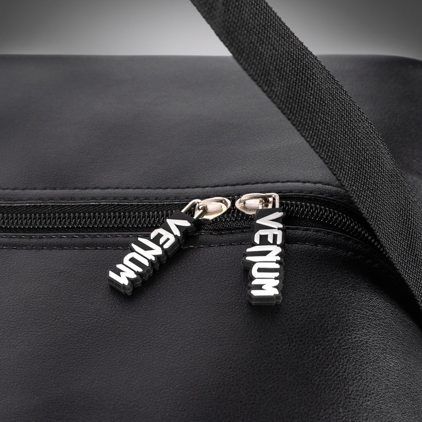 Venum sport bag - Black/White