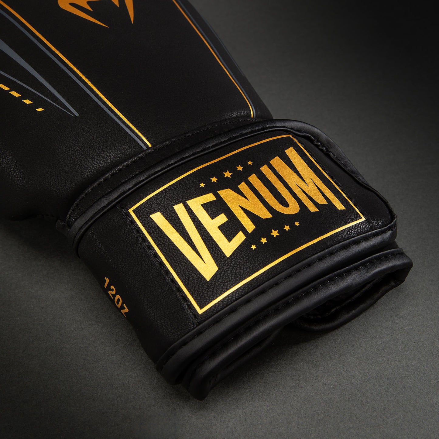 Venum Streamline Boxing Gloves - Black/Gold