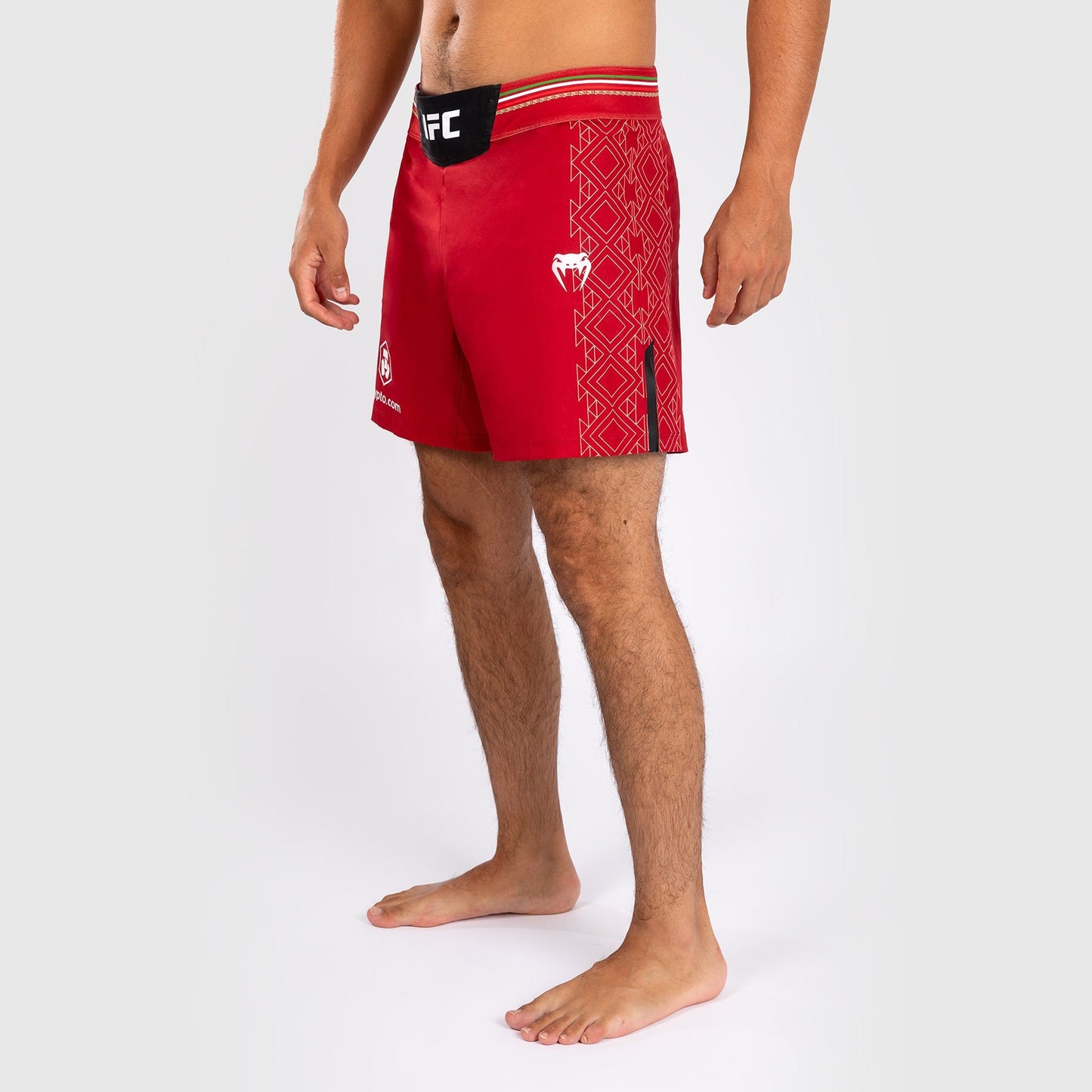 Noche UFC by Venum Authentic Fight Night Men’s Fight Short - Short Fit - Red