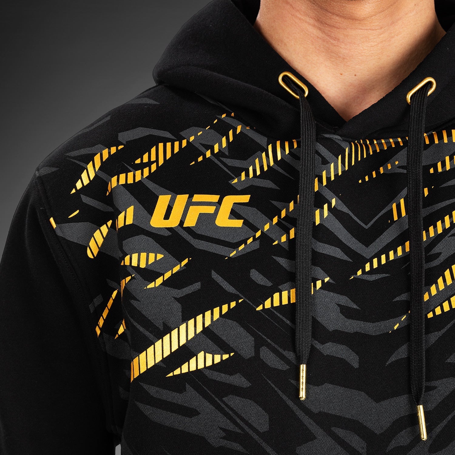 UFC VENUM Hoodie パーカー メンズ　XL UFC Fusion by Venum Men's Replica Pullover Hoodie - Black