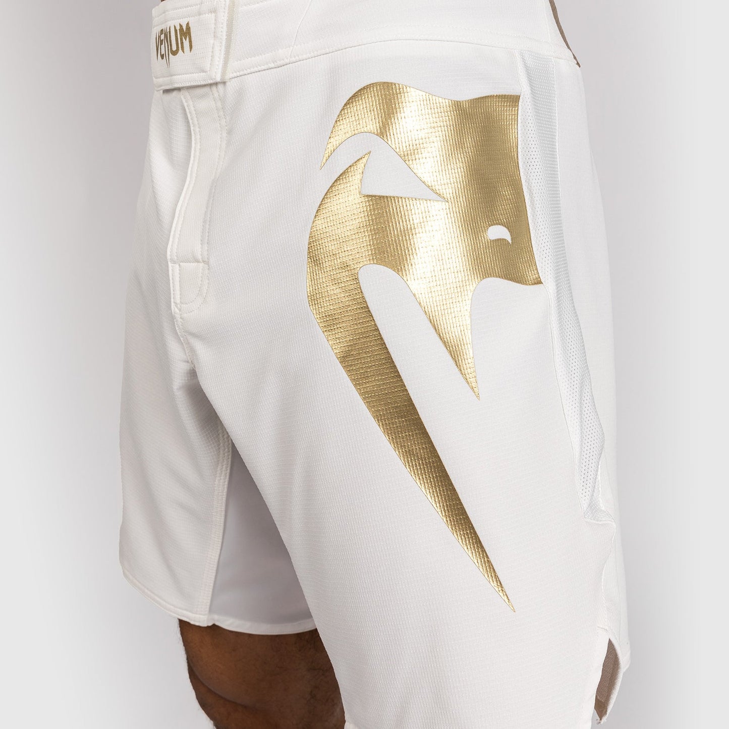 Venum Light 5.0 Fight Shorts - White/Gold