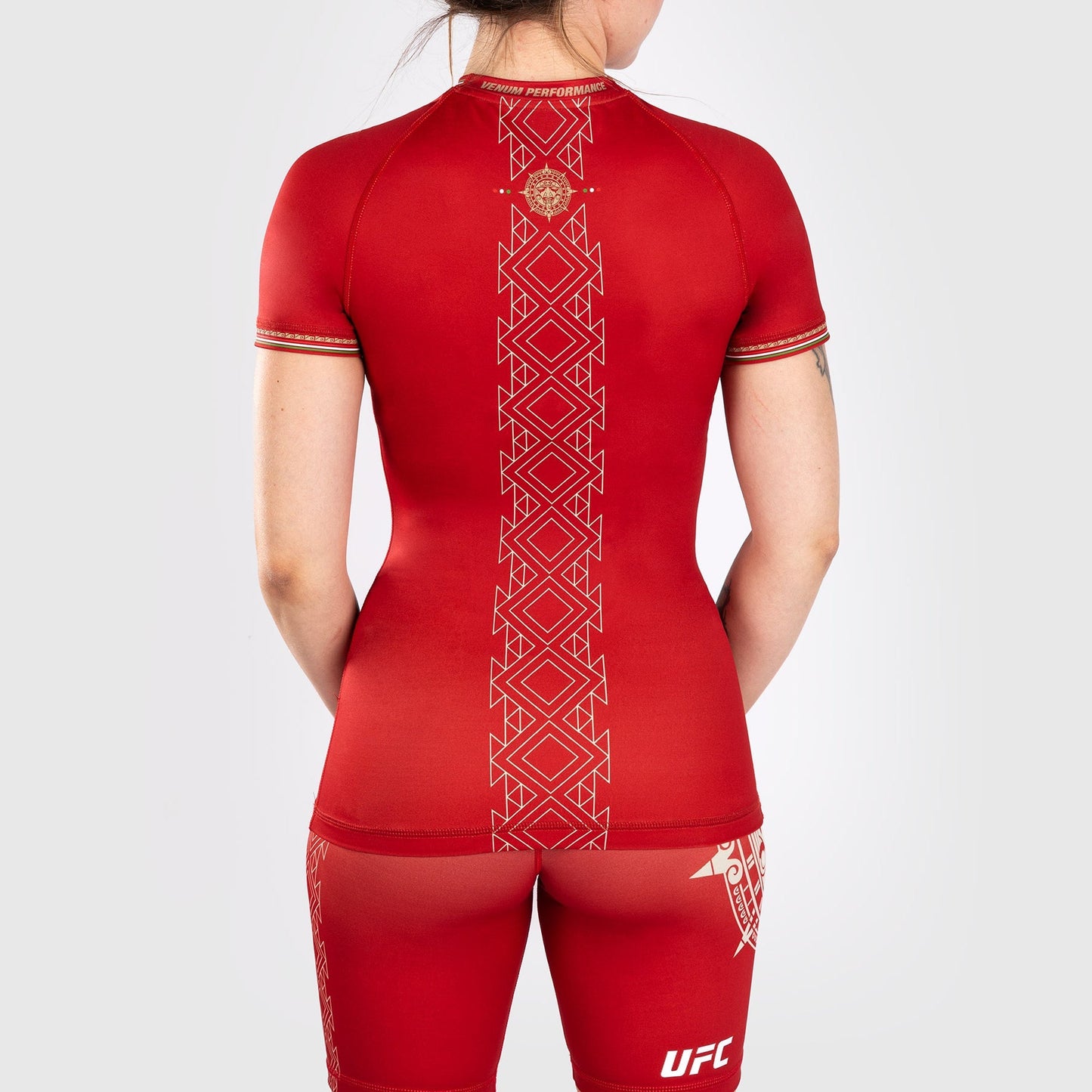 Noche UFC By Venum Authentic Fight Night Women’s Performance Short Sleeve Rashguard - Red
