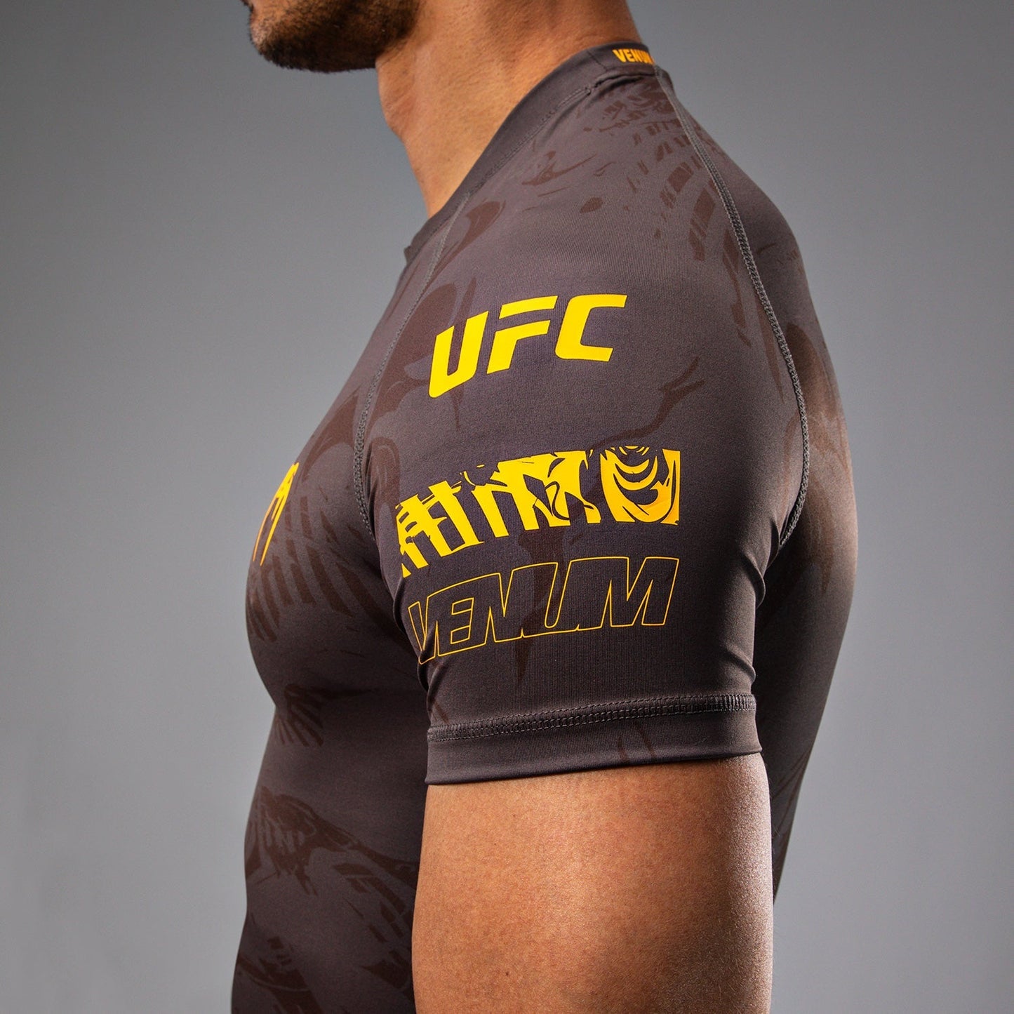 UFC Fusion by Venum Fight Week Men’s Performance Short Sleeve Rashguard - Earthen Brown