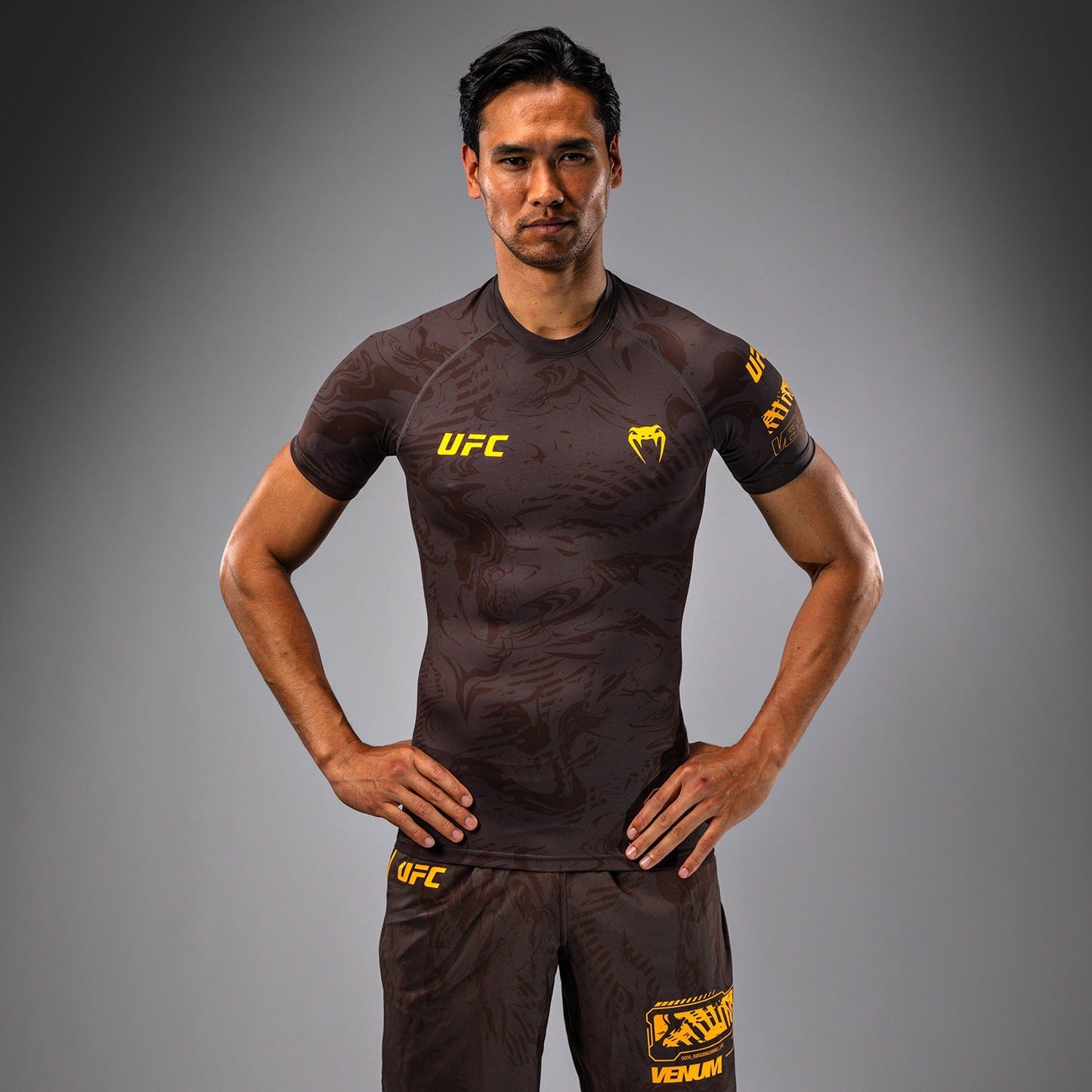 UFC Fusion by Venum Fight Week Men’s Performance Short Sleeve Rashguard - Earthen Brown