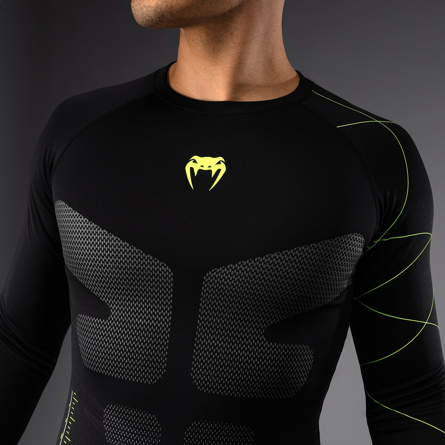 Venum Training Camp 4.0 Long Sleeve Rashguard - Black/Neon