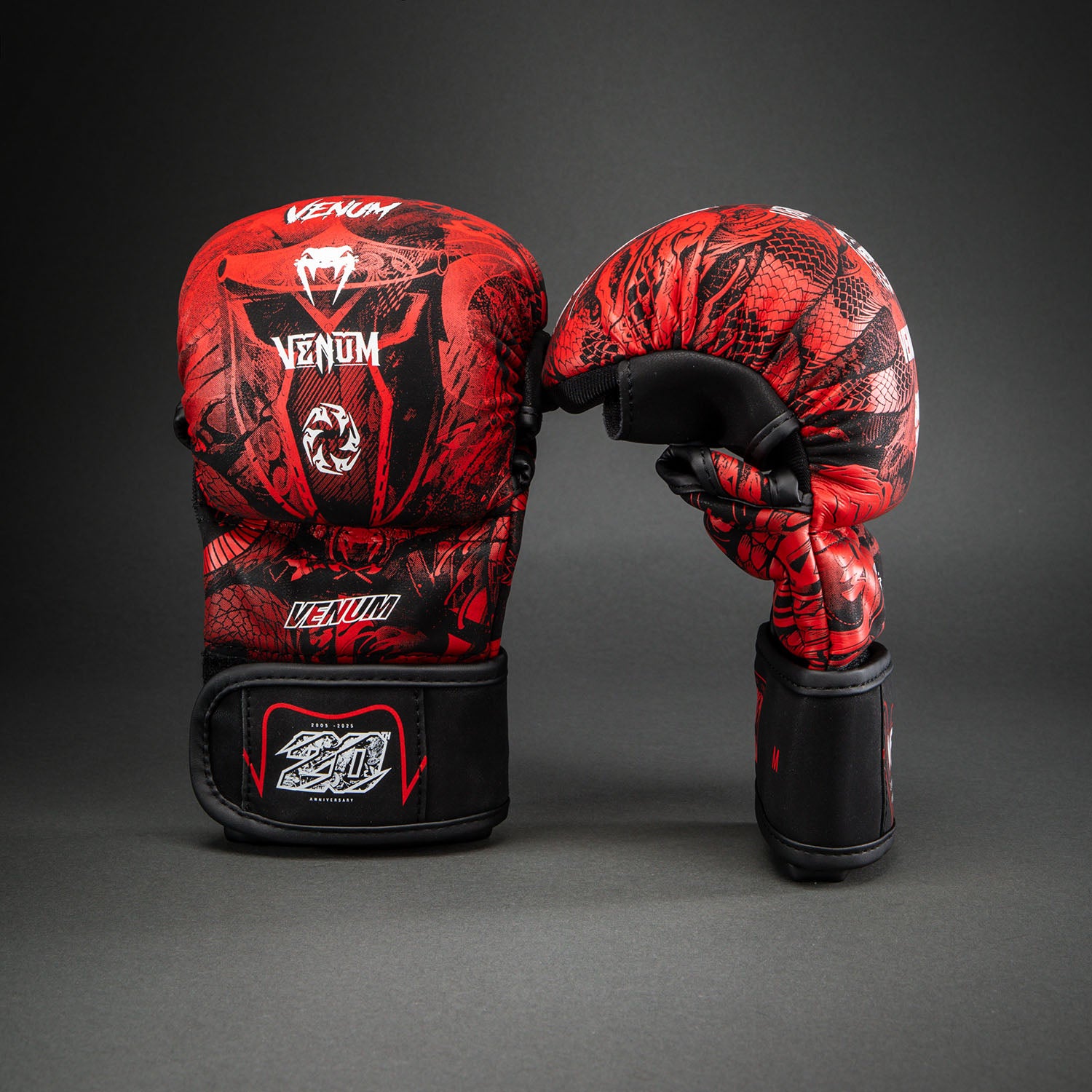 Venum 20th Anniversary Sparring Gloves - Black/Red - Venum