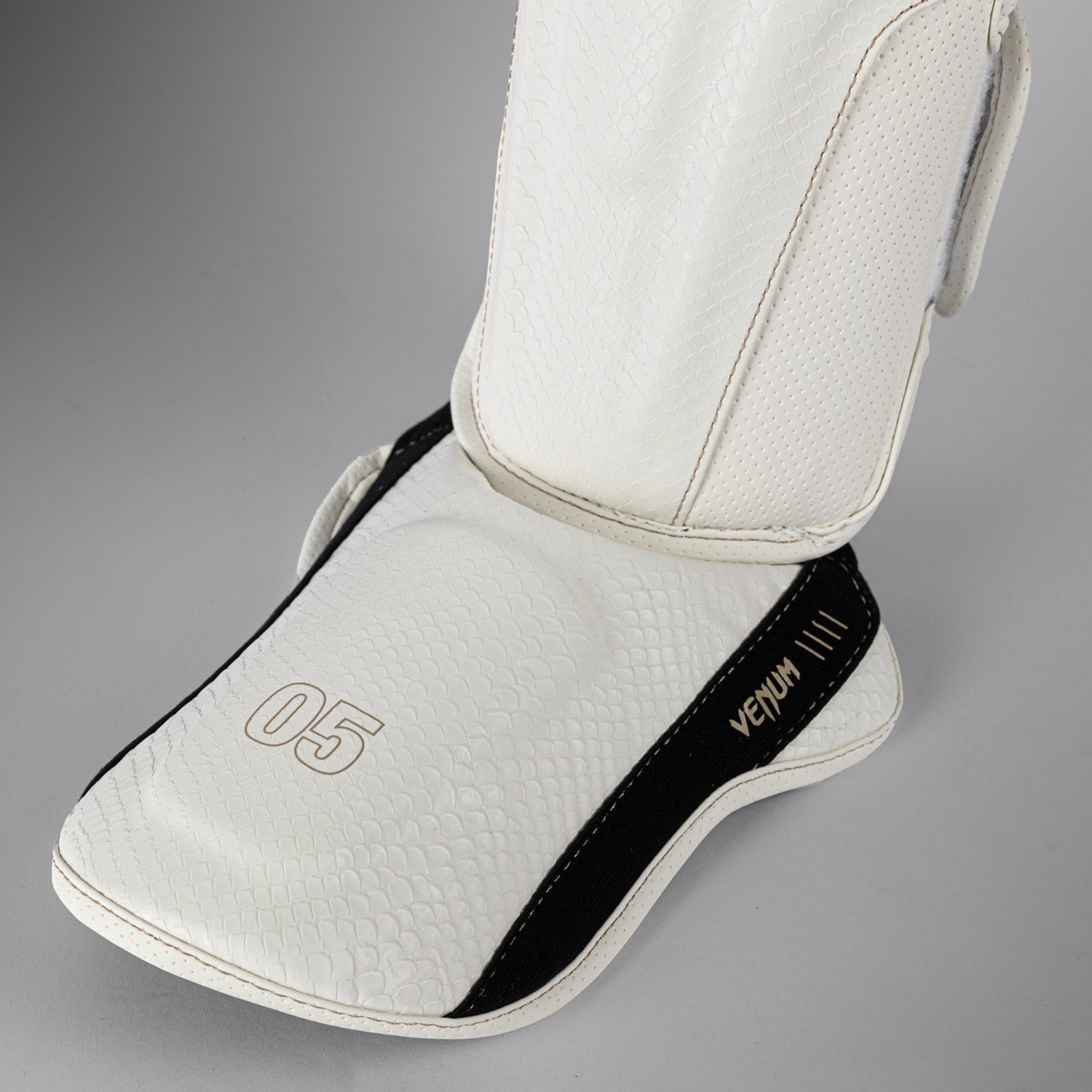 Venum Impact Evo Scales Shin Guards - Ivory - Venum